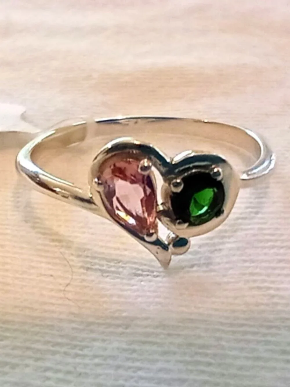 Delicate heart ring, pink & green tourmaline (natural), .925 silver, size 7 - Picture 5 of 7
